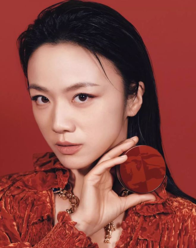 唯演绎风衣气垫骑士版点亮节日高定氛围pg电子中文模拟器本周时髦大事｜汤(图29)