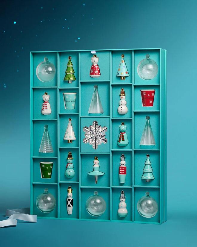 唯演绎风衣气垫骑士版点亮节日高定氛围pg电子中文模拟器本周时髦大事｜汤(图25)